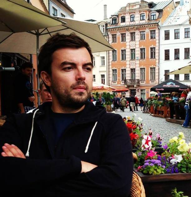 В чем разница режиссер и продюсер