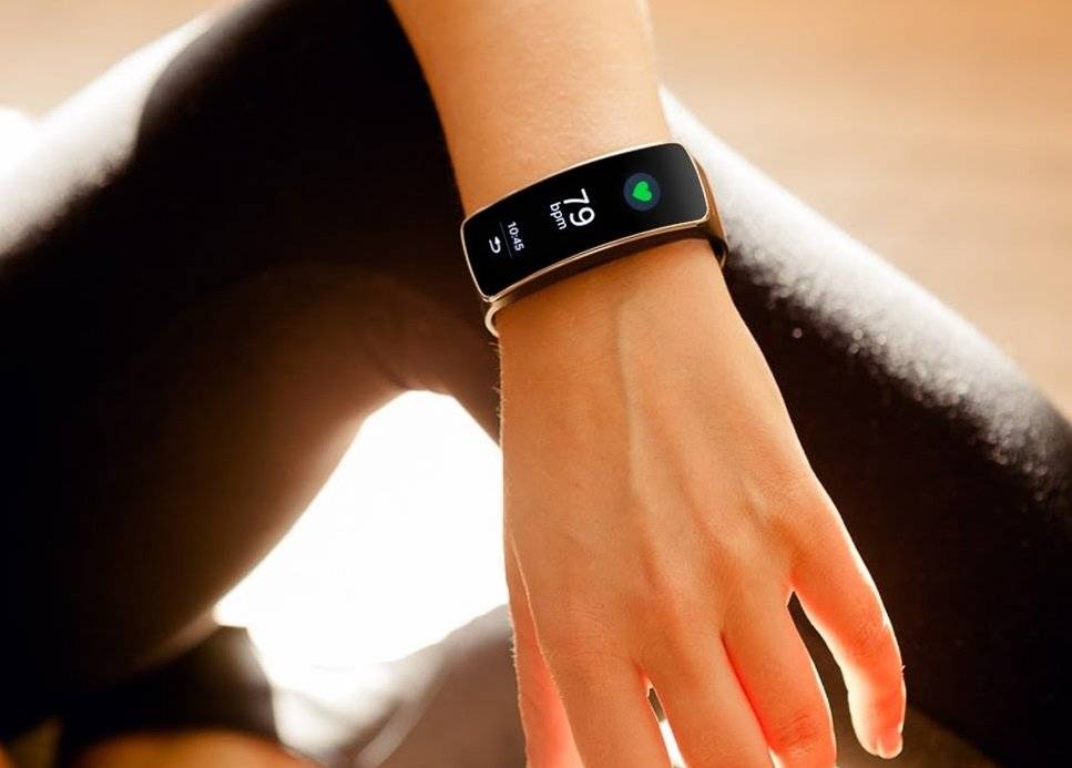 Фитнес-браслет.