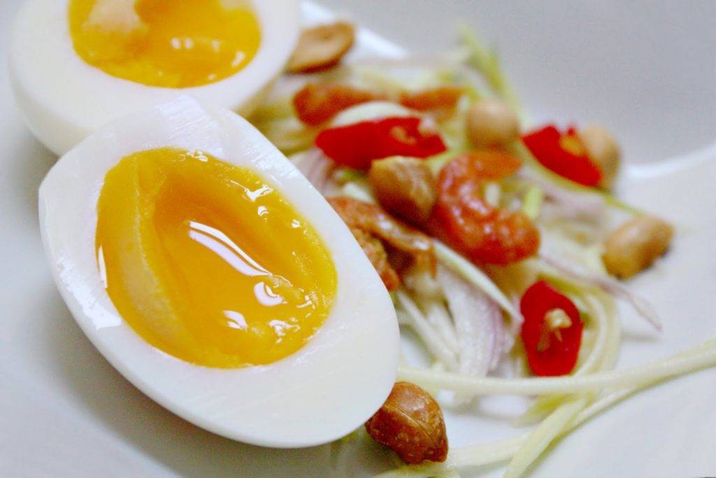 Яйцо всмятку.