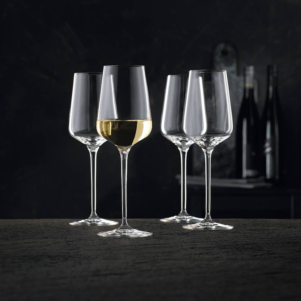 Бокалы для белого вина.