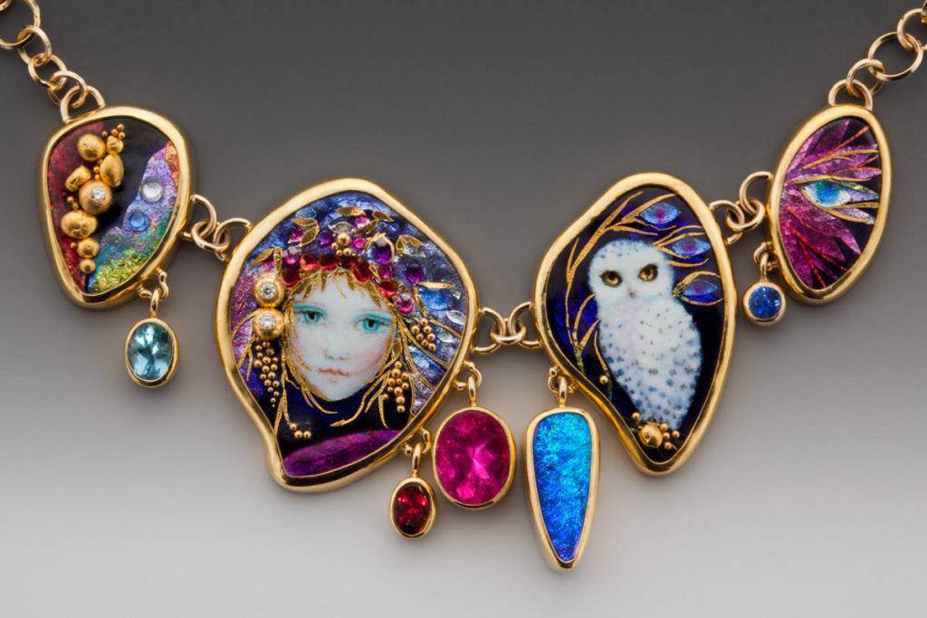 Эмаль в украшениях.