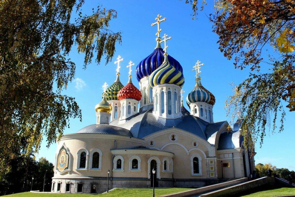 Православный храм.