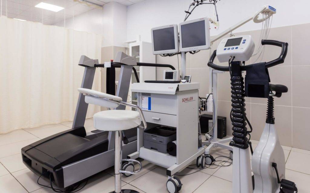 В чём отличие тредмил-теста от велоэргометрии.