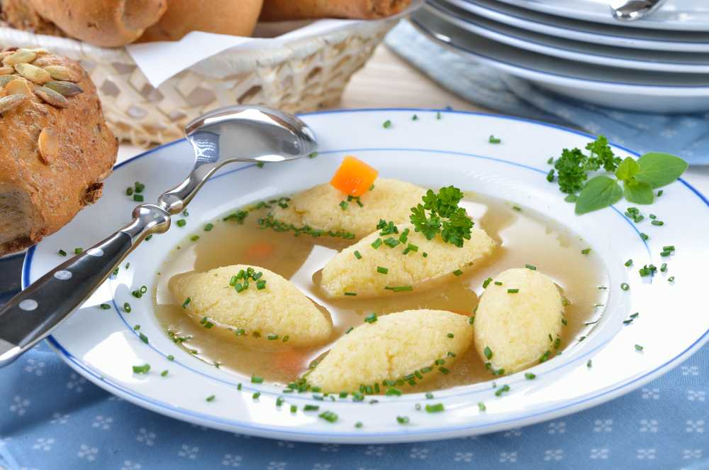 В чем отличие между клецками и галушками? - pouznavaivse.ru