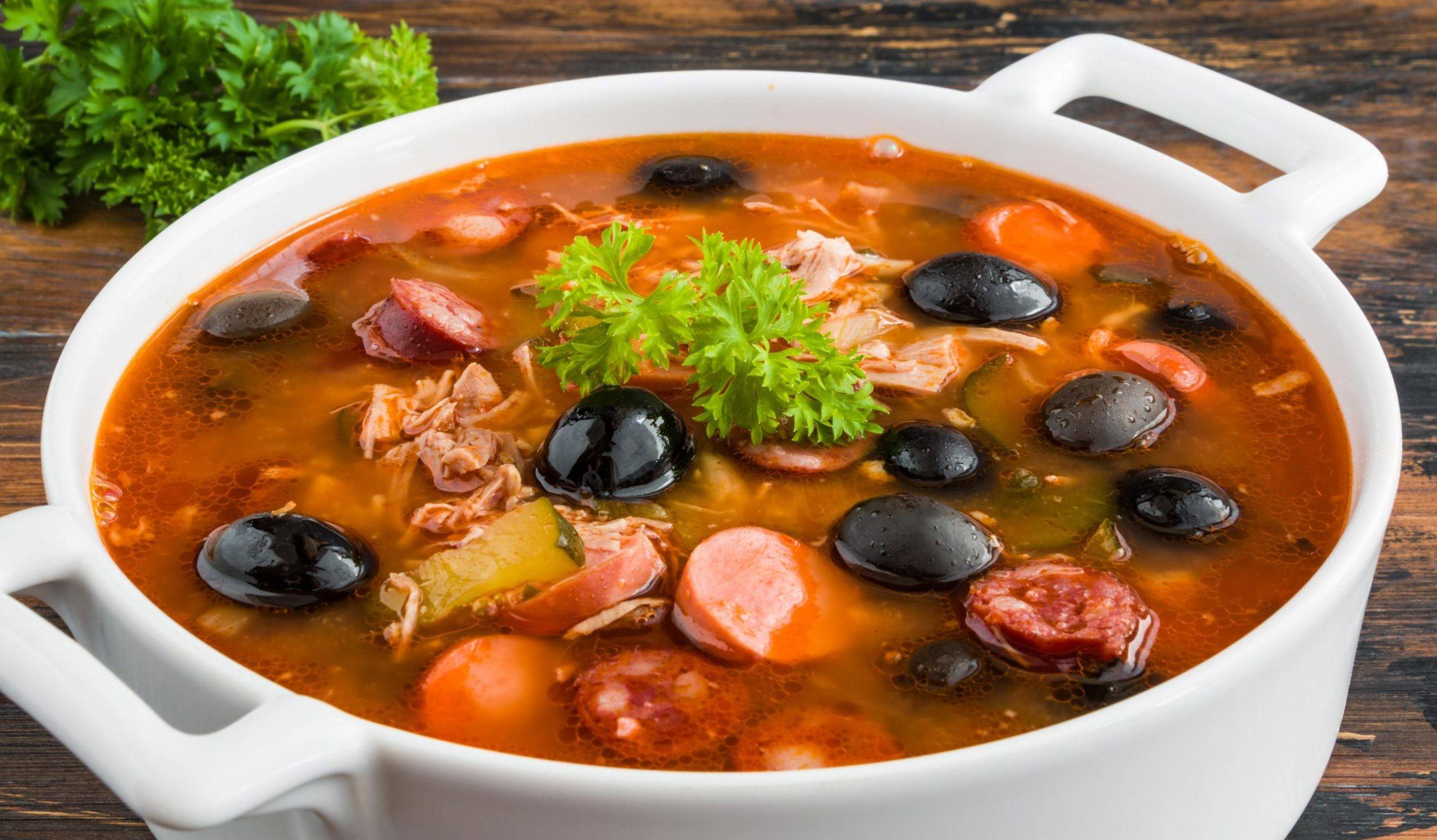 Разница между солянкой и рассольником. рассольники, солянки - приготовление супов в чем отличие солянки от рассольника. особенности приготовления