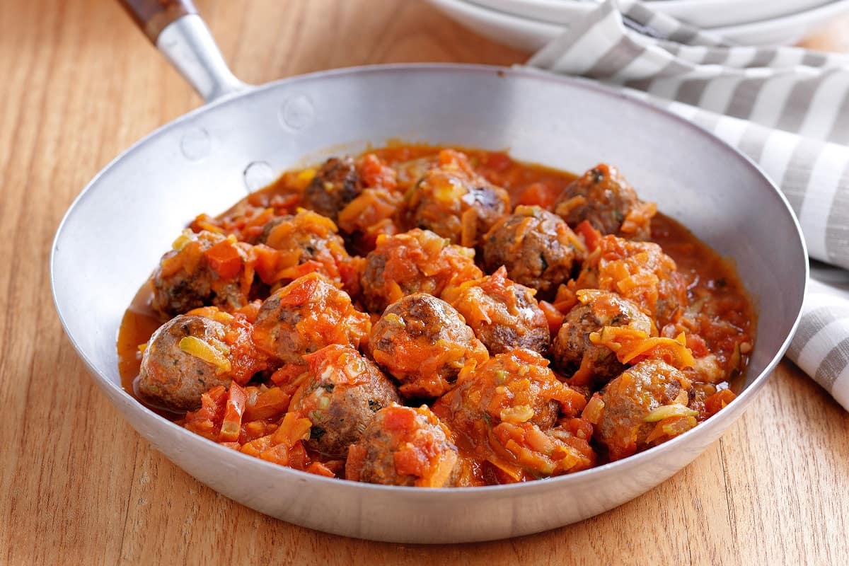 Тефтели с подливкой - 5 вкуснейших рецепт