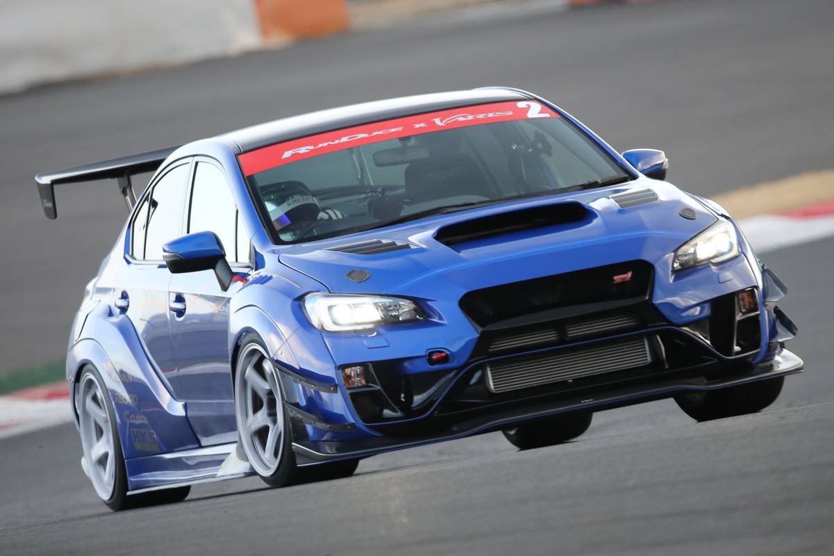 В чем разница между wrx и sti