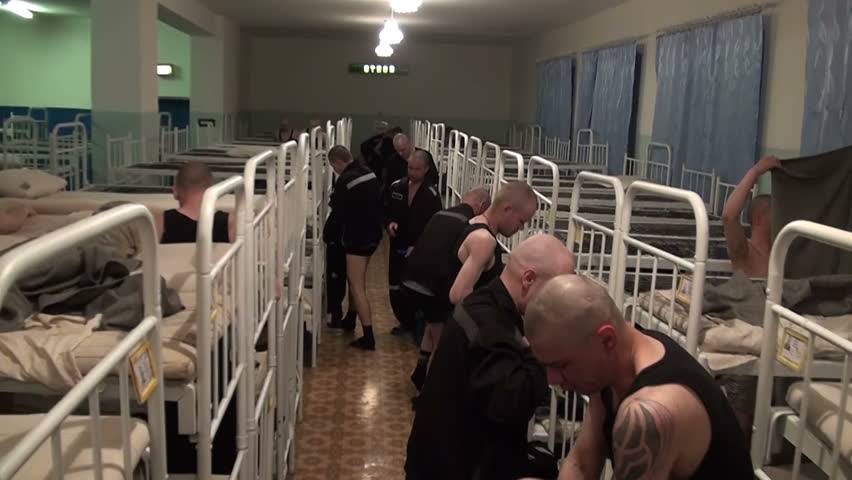 В чём разница между «зелёными», «красными» и «чёрными» тюрьмами